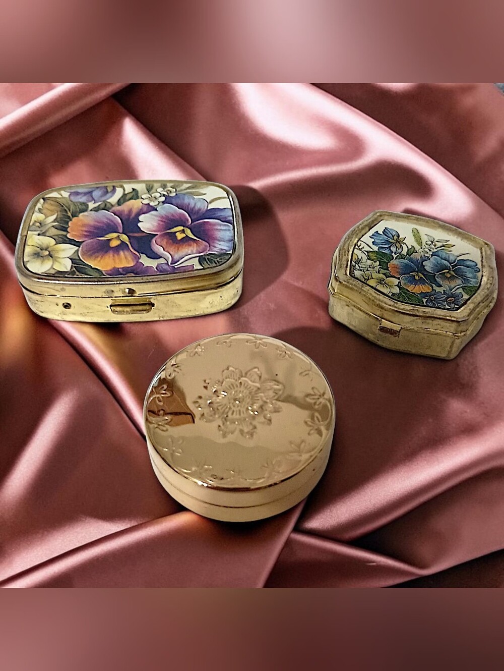 3 Vintage Pill Box Lot Gold Tone Floral Enamel Hinged Purse Trinket Cases Granny